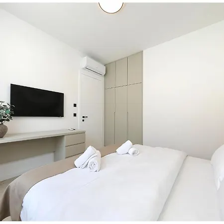 Cloud 9 D6 Holiday home *